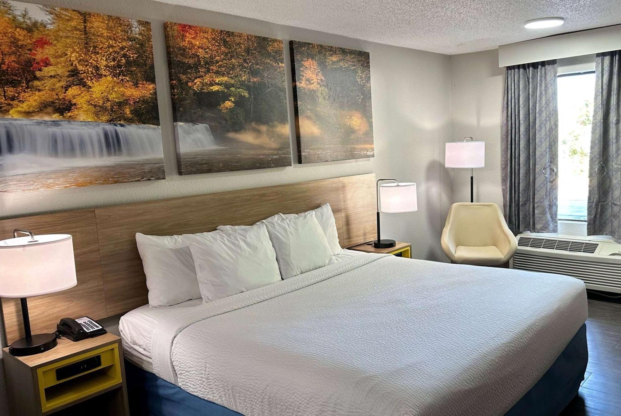 Days Inn By Wyndham Columbia Ne Fort Jackson Exterior foto